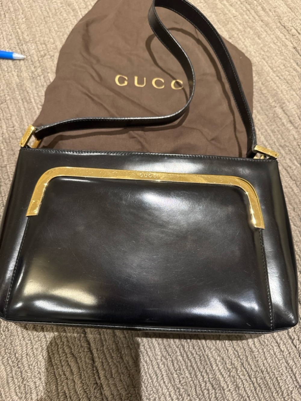 Gucci vintage black leather shoulder bag gold frame handbag purse Italy